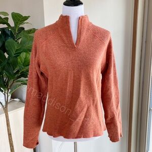 Mountain Hardware Wool V-Neck Pullover Sweater w/ Thumbholes Rust Orange Medium